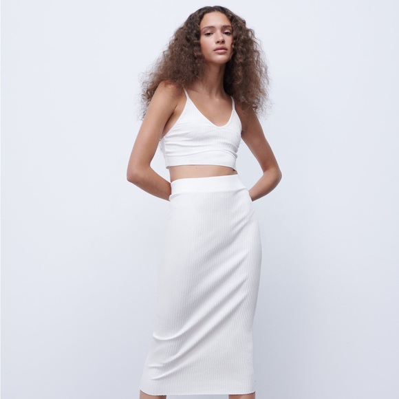 Zara knit ribbed maxi skirt
Color : White/ecru
Size : S
Condition : New - Picture 1 of 3